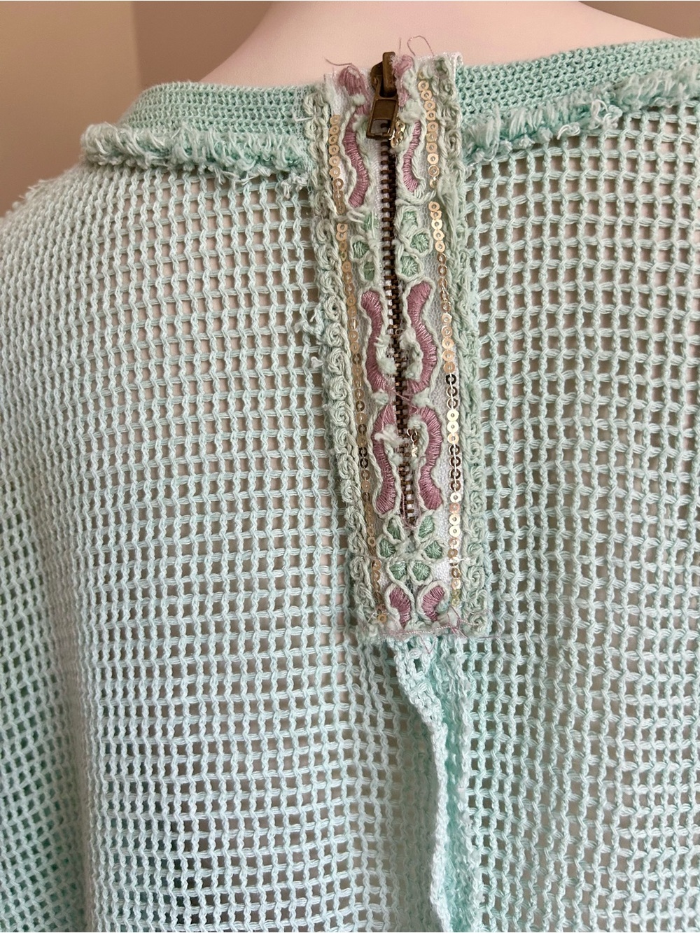 POL Open Waffle Knit Pullover w. Sequinned Detailing - Picture 7 of 11